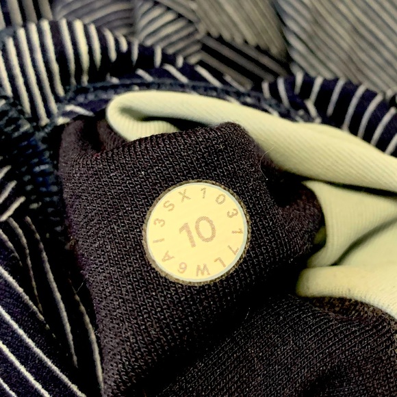 Lululemon crop leggings Size 10 - Picture 4 of 4